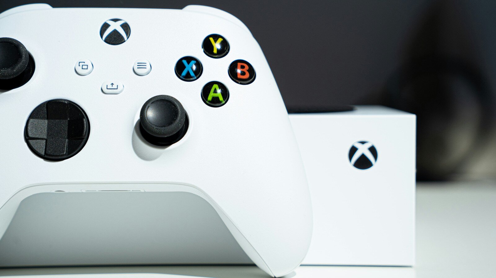 Xbox is down, and users are even having trouble playing disc-based games